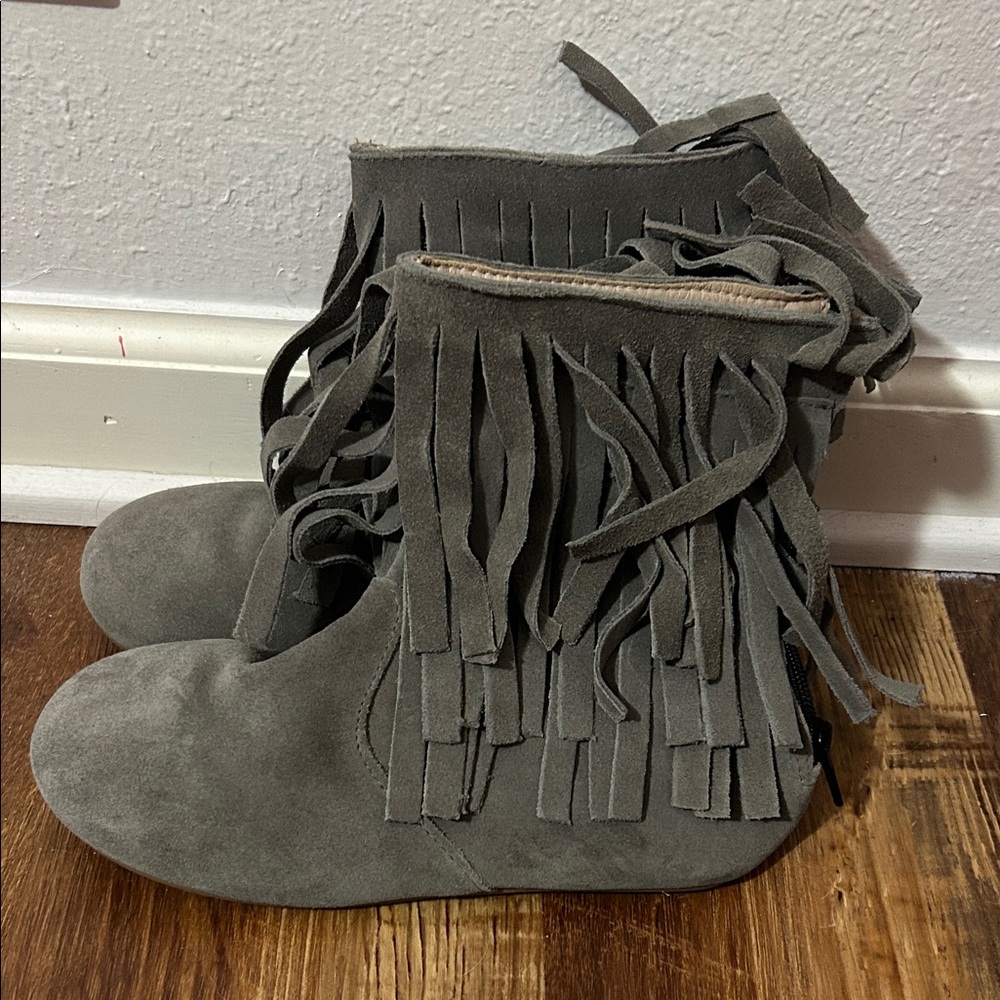 Monkey Feet Gray Fringe Kids Boots